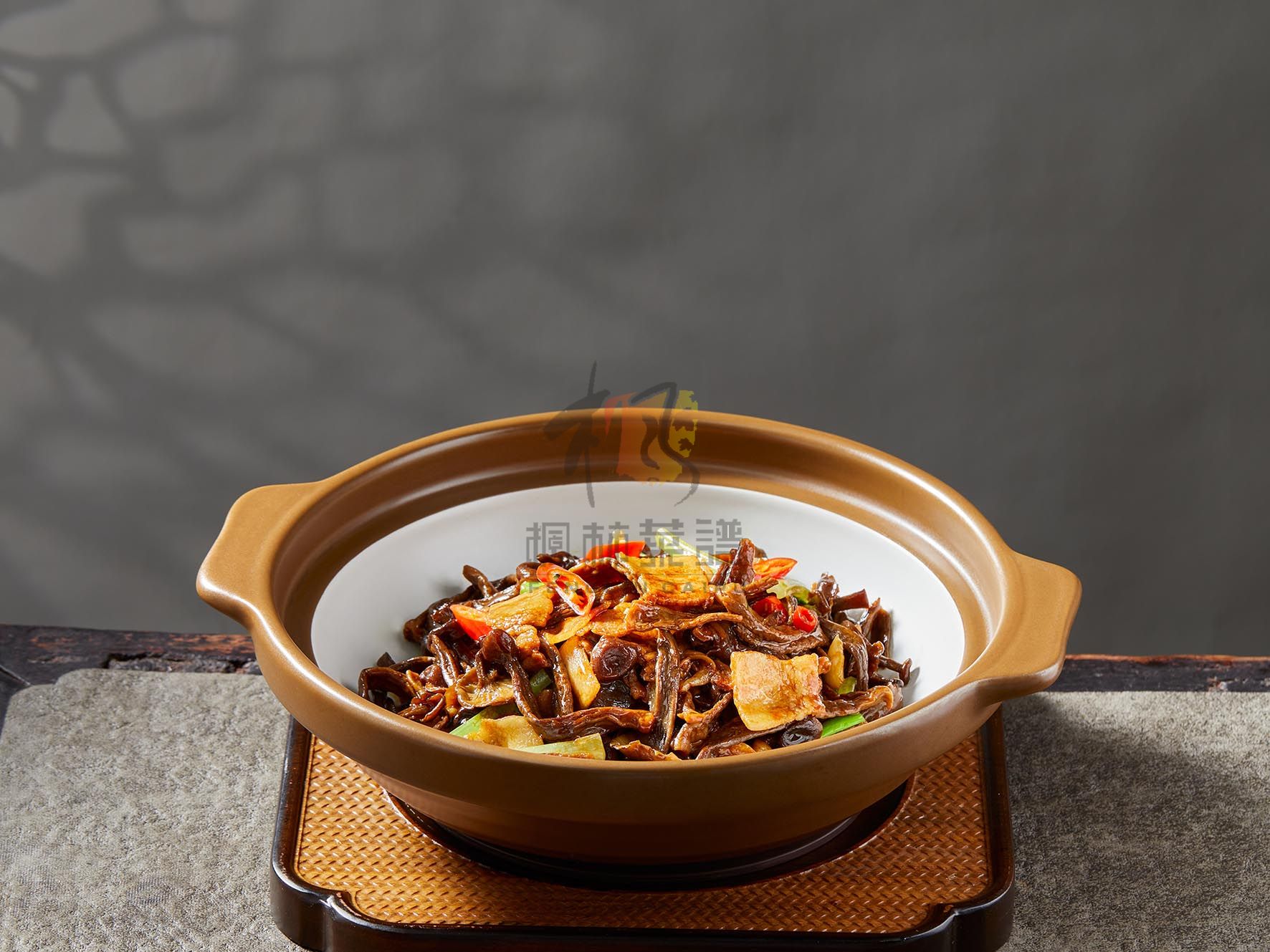 R3031砂锅鹿茸菌